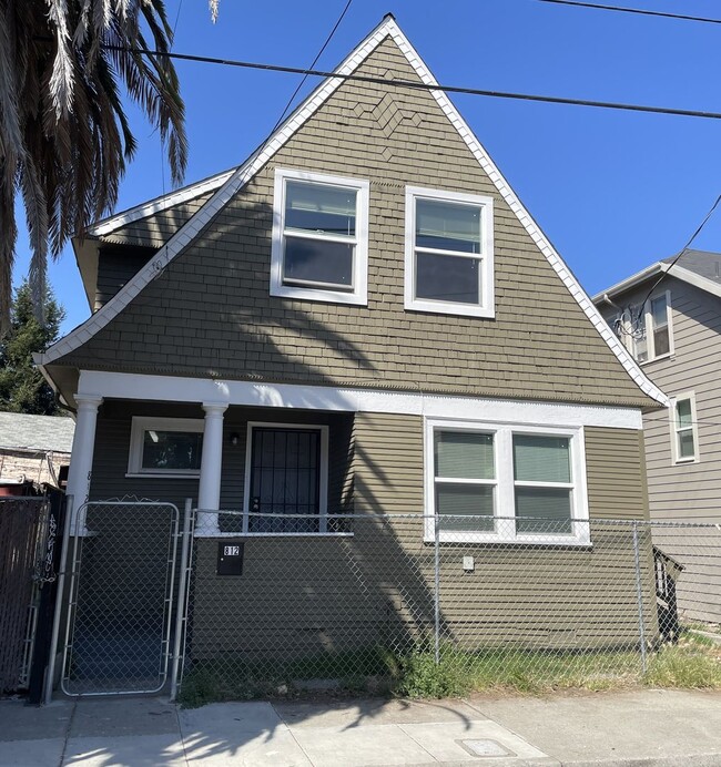 Building Photo - 812 20th St