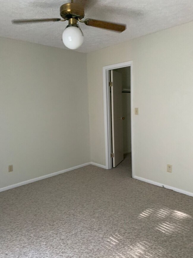 Building Photo - power260