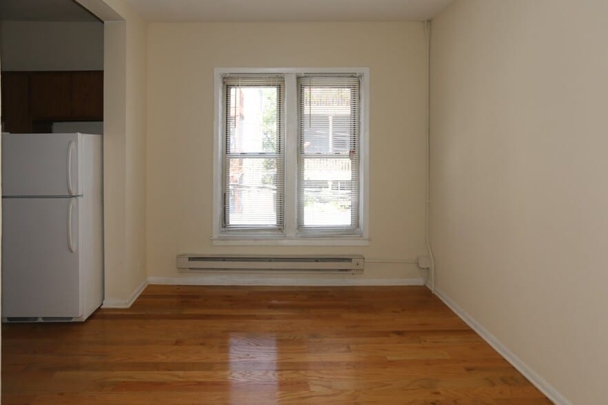 Building Photo - 714 W Barry Ave