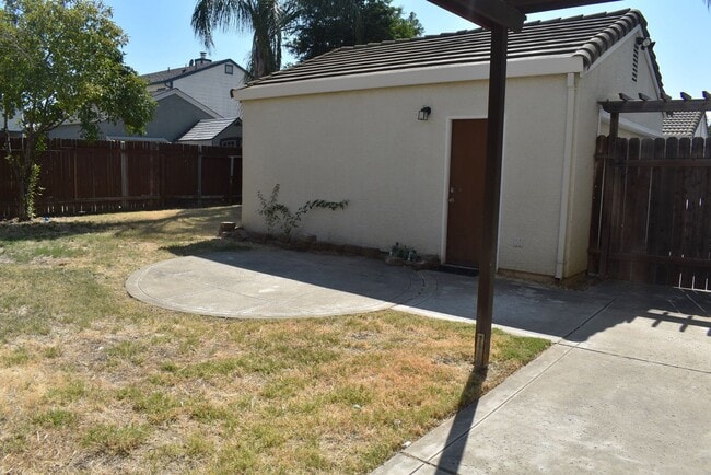 Building Photo - 6620 Verandah Ct