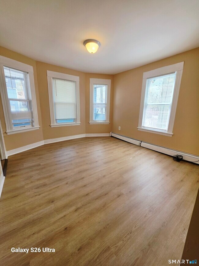 Building Photo - 124 Southview St