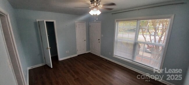 Building Photo - 1505 Flintwood Dr