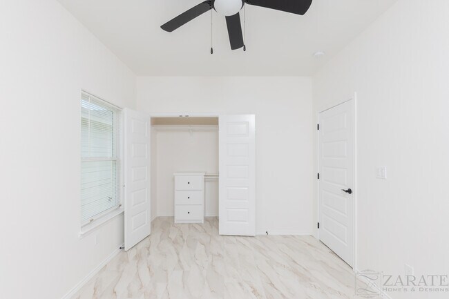 Building Photo - 200 Cub Cir