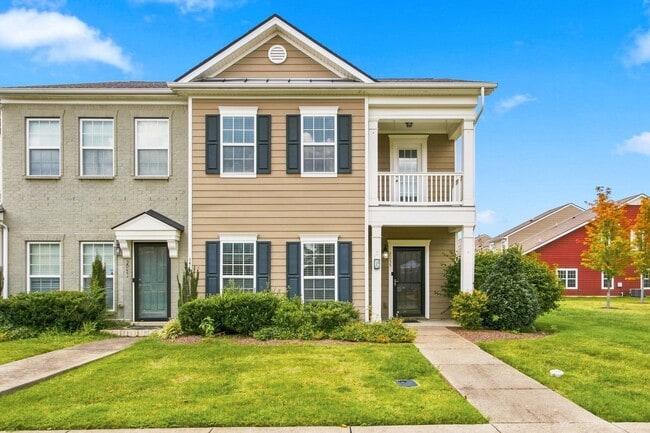 Building Photo - 2055 Hemlock Dr