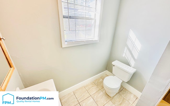 Building Photo - 888 Looney Ave