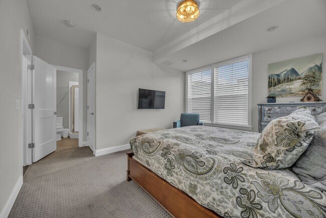 Building Photo - Wasatch Springs Gem