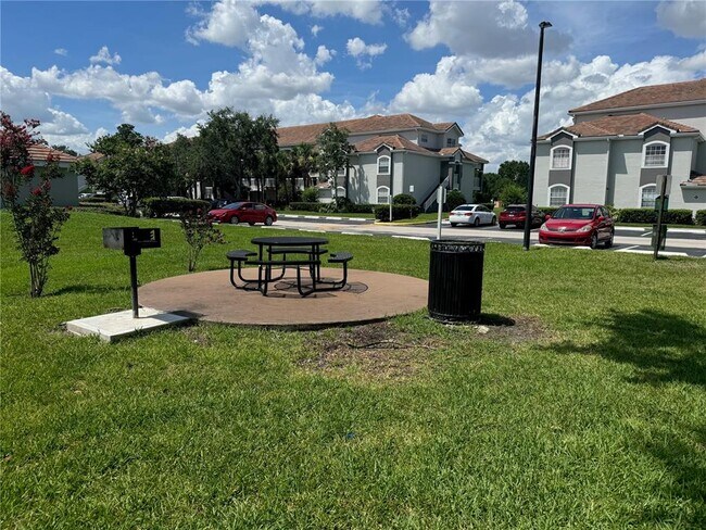 Building Photo - 14037 Fairway Island Dr