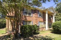 Building Photo - 718 Holder Dr