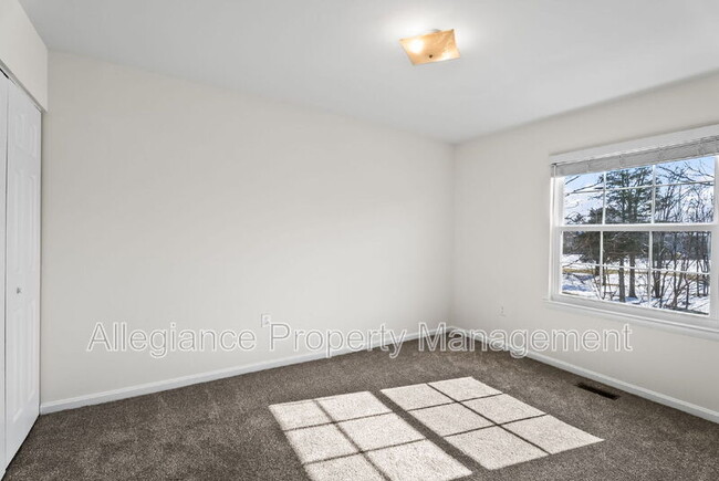 Building Photo - 2108 Monaghan Dr