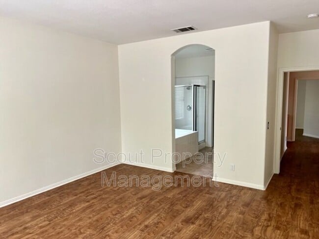 Building Photo - 41423 Temeku Dr