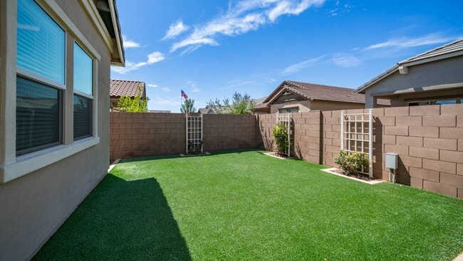 Building Photo - 23080 E Carriage Wy