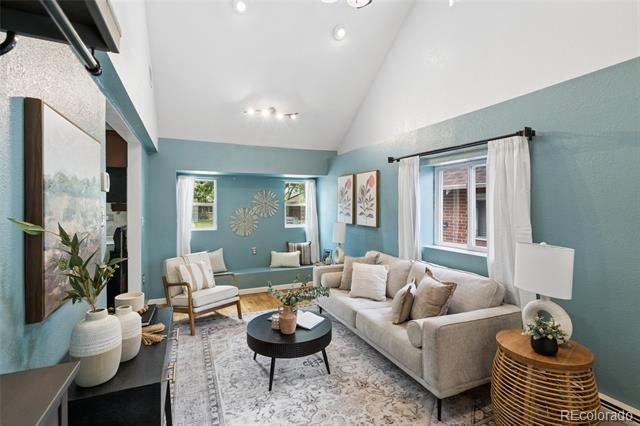 Building Photo - 556 S Canosa Ct