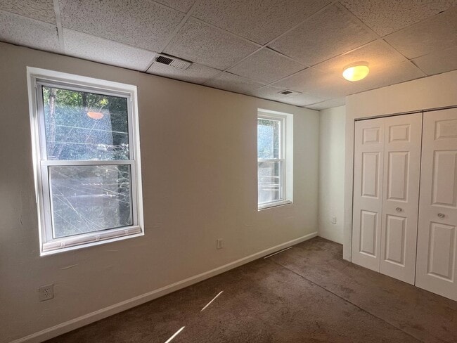 Building Photo - Spacious Updated 4BED/3BATH In Southside -...