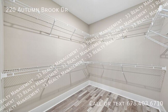 Building Photo - 220 Autumn Brook Dr