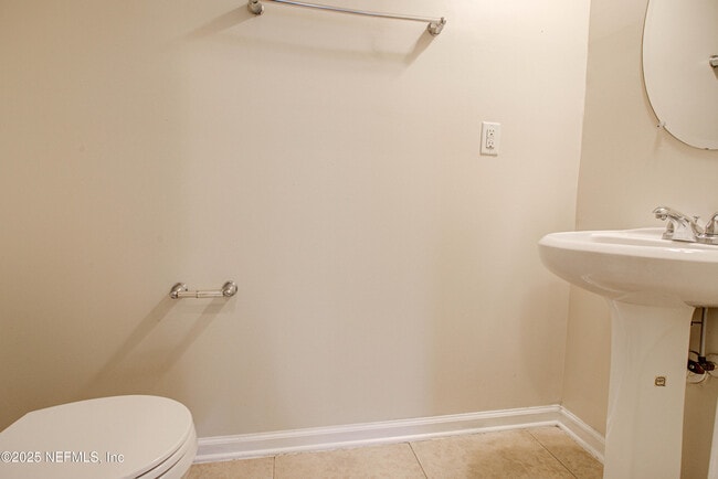Building Photo - 417 Oasis Ln