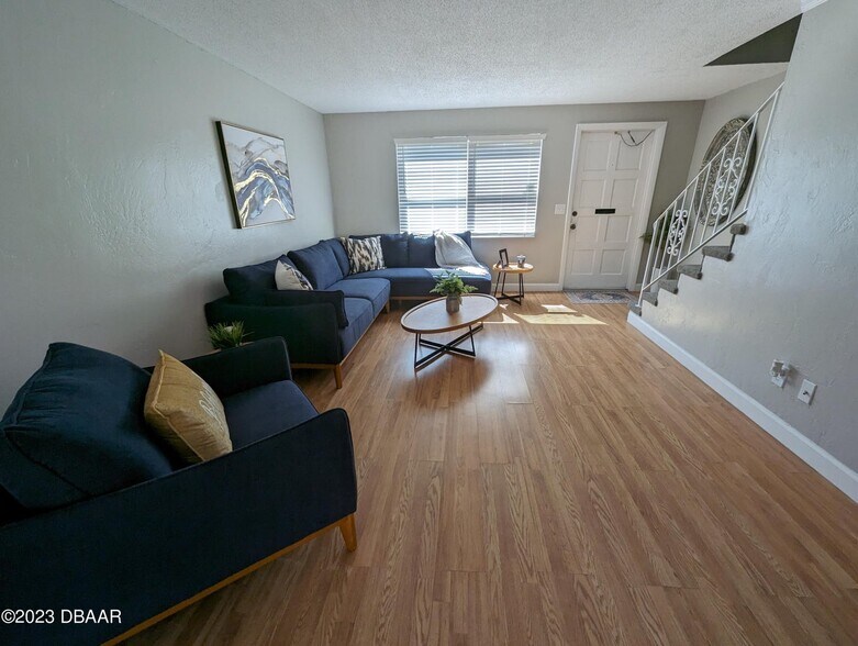 Primary Photo - 1600 S Palmetto Ave