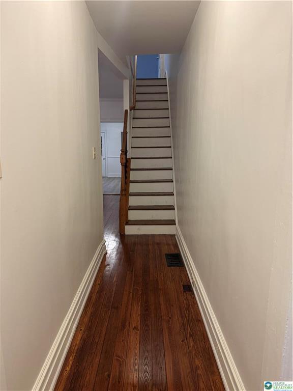 Building Photo - 915 West