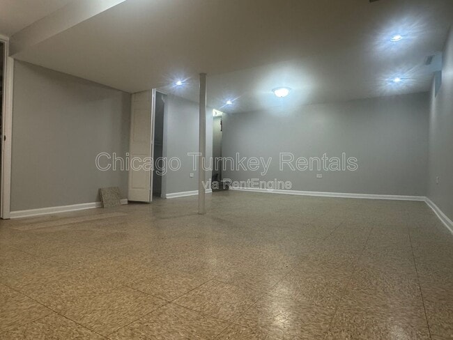 Building Photo - 1542 Shirley Dr