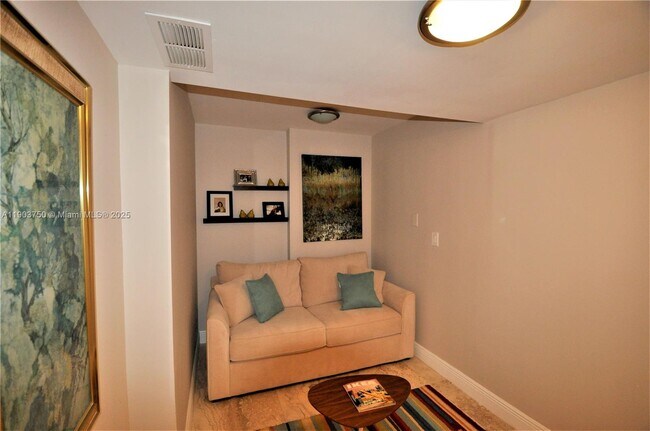 Building Photo - 1865 S Ocean Dr