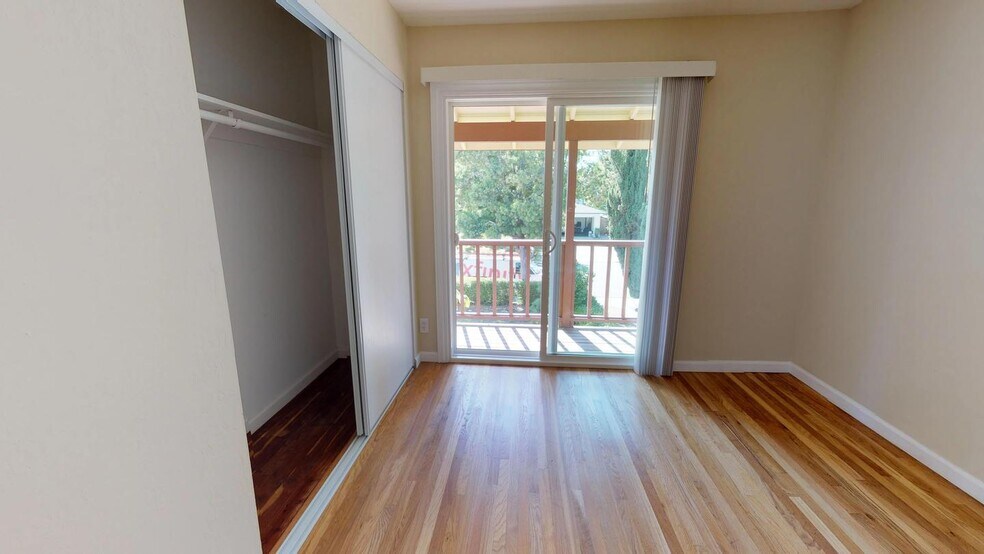 Building Photo - 430 Palo Verde Dr