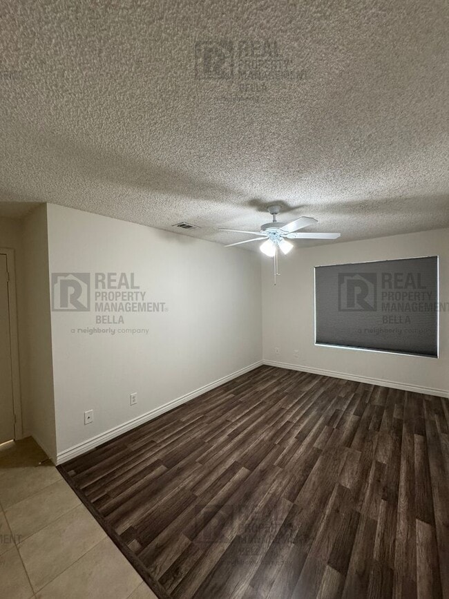 Building Photo - Move-In Ready 2-Bed, 2-Bath in Lake Elsinore