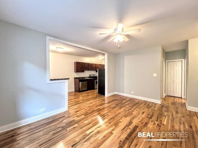 Building Photo - 1 bedroom in CHICAGO IL 60657