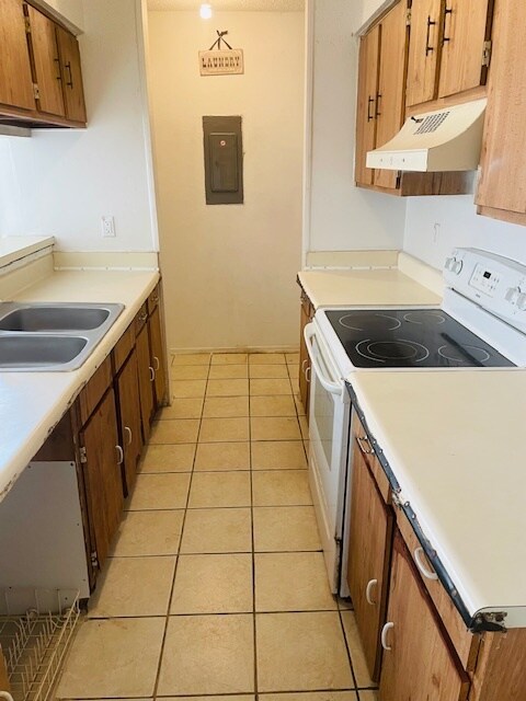 Building Photo - 1511a Kings Rd