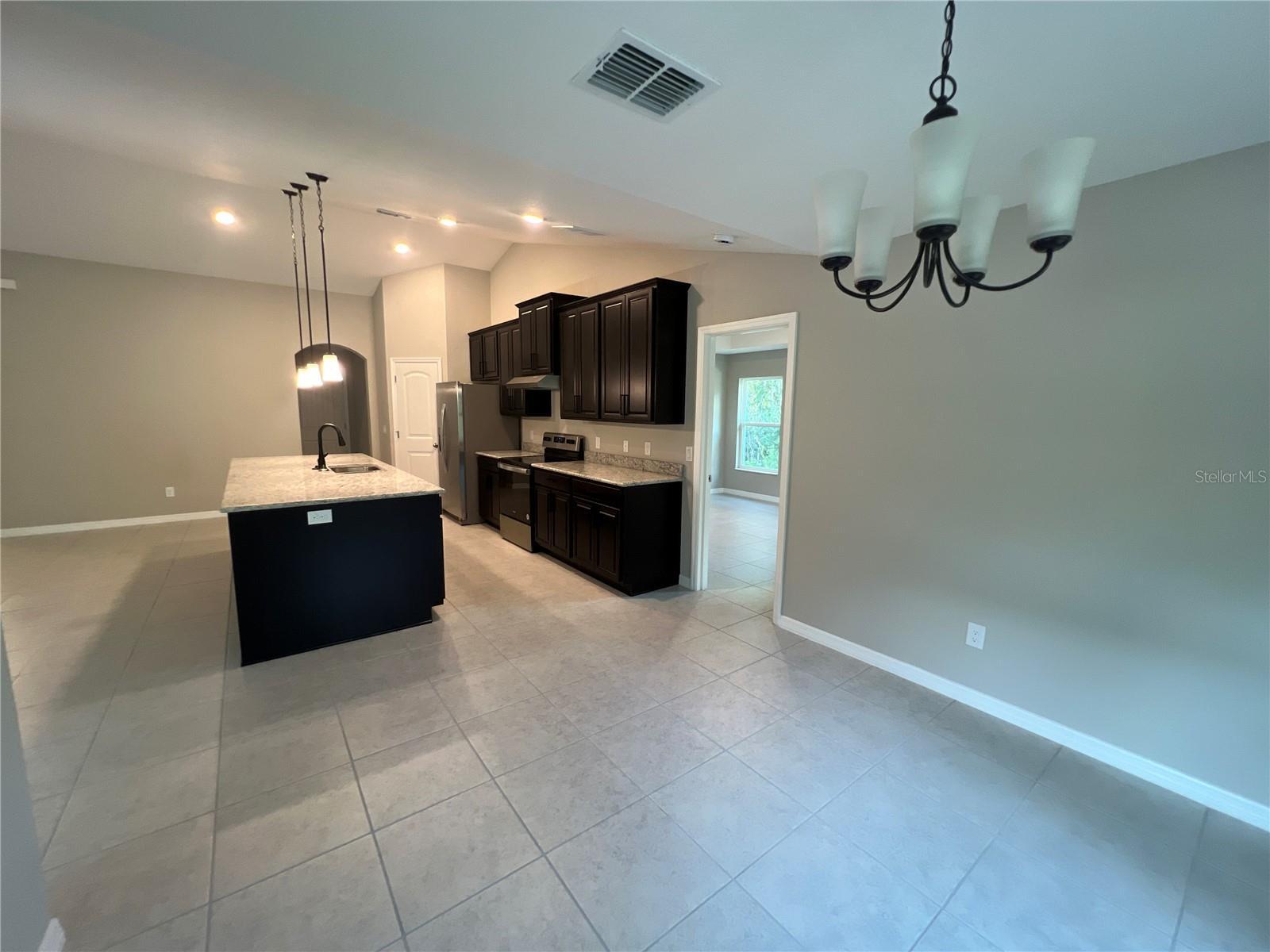 Building Photo - 3661 Willys Ave