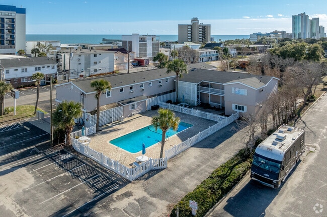 Pool. - Ocean Side Villas