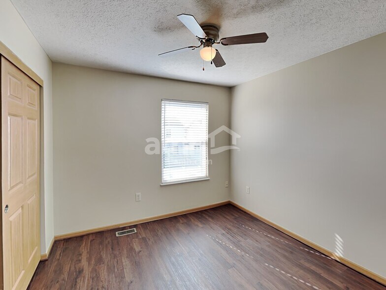 Building Photo - 6875 Tumbleweed Ln