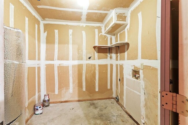 Building Photo - 9902 Brasher Dr