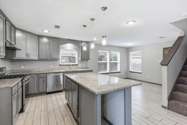 Building Photo - 1804 Glenmore Ave