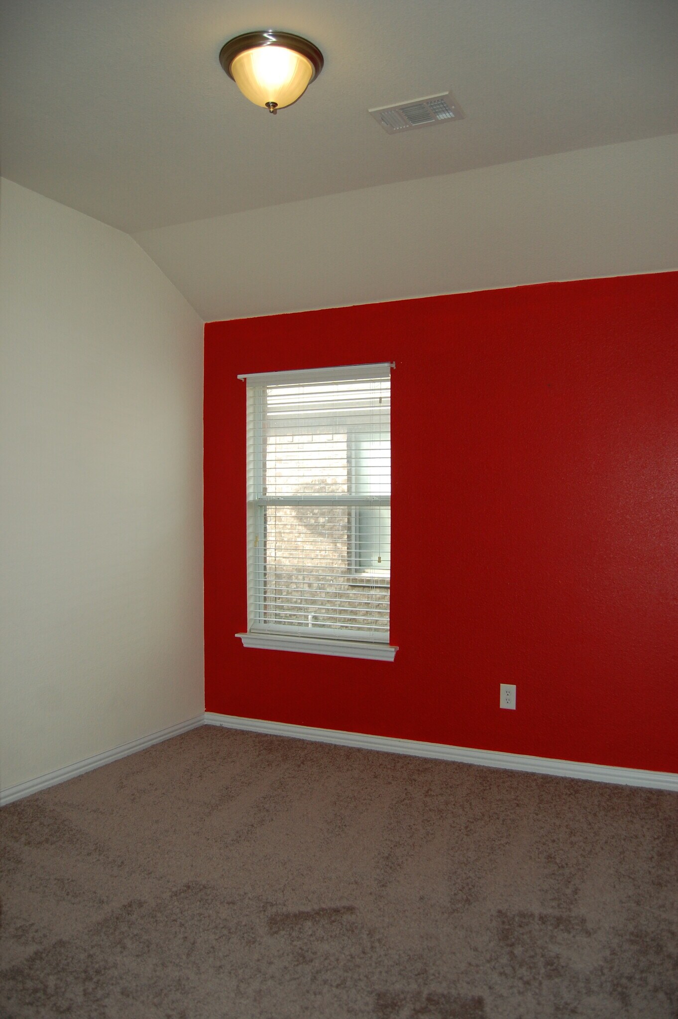 Building Photo - 706 Cedar Cove Dr