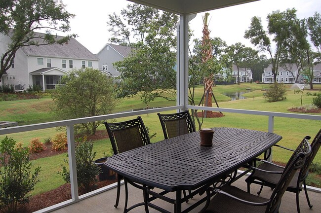 Building Photo - Beautiful four bedroom in Oyster Point - M...