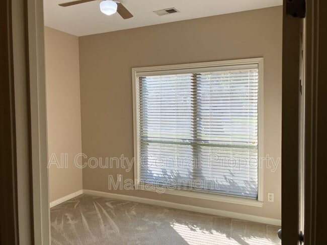 Building Photo - 2045 Forest Lakes Ln