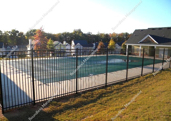 Building Photo - 4593 Parkway Cir