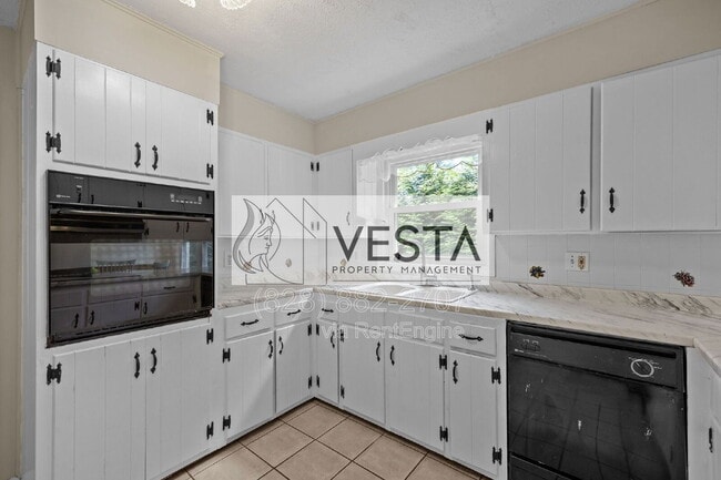 Building Photo - 90 Knob Hill Rd