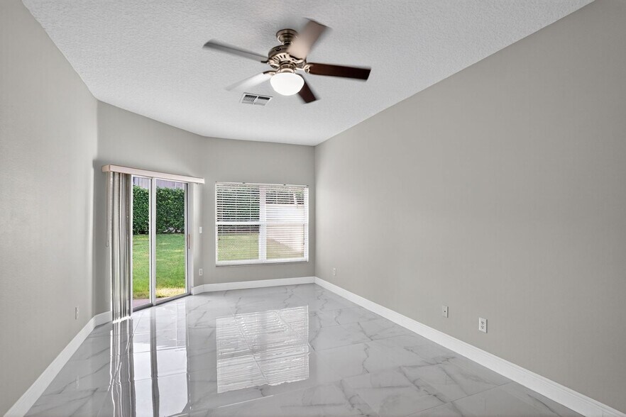 Building Photo - 10181 Marsh Pine Cir