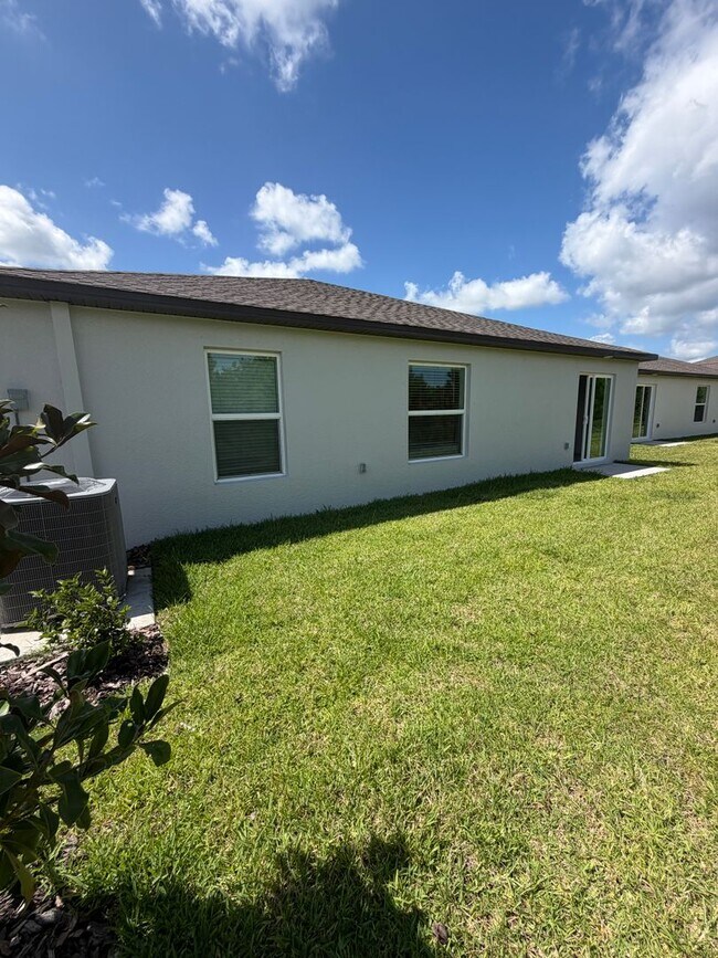 Building Photo - 5792 Red Kite Dr