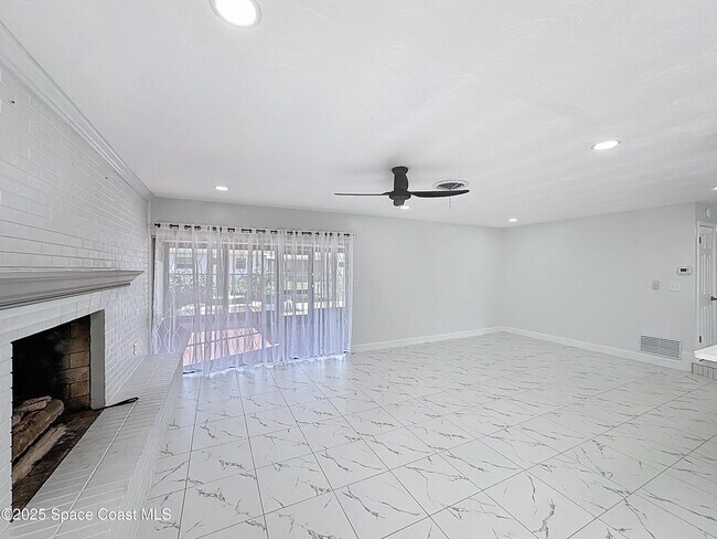 Building Photo - 205 Bimini Dr