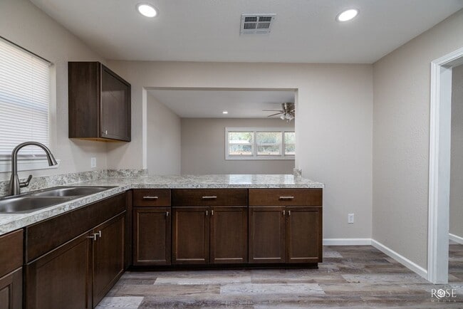 Building Photo - NOW AVAILABLE - 3 Bedroom Home in College ...