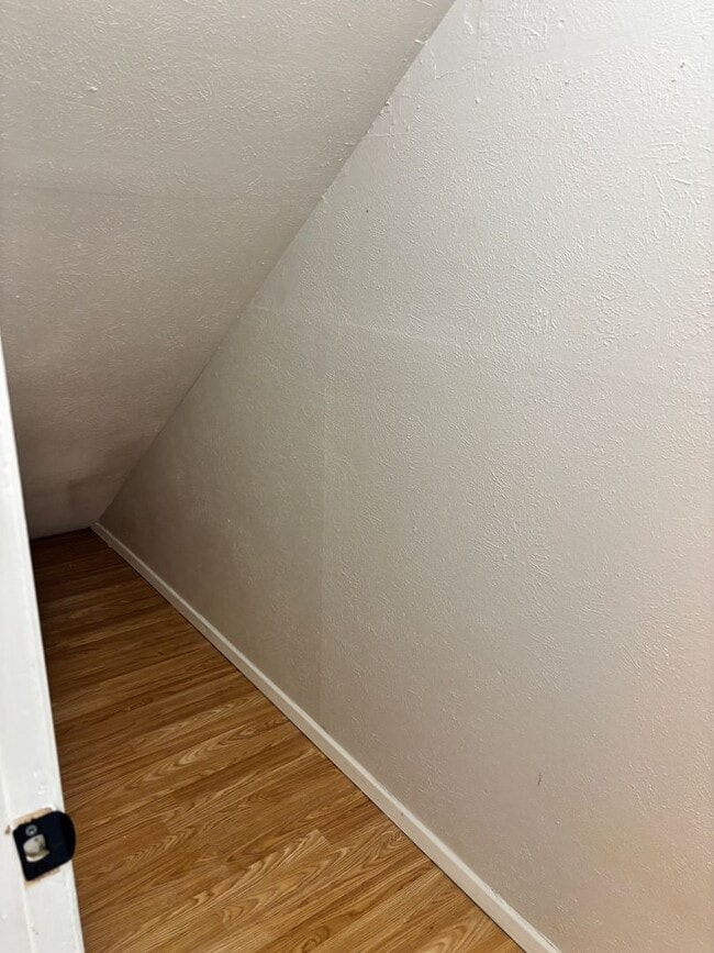 Building Photo - 2BD/1BA | Large Yard | Large Pets Welcome!