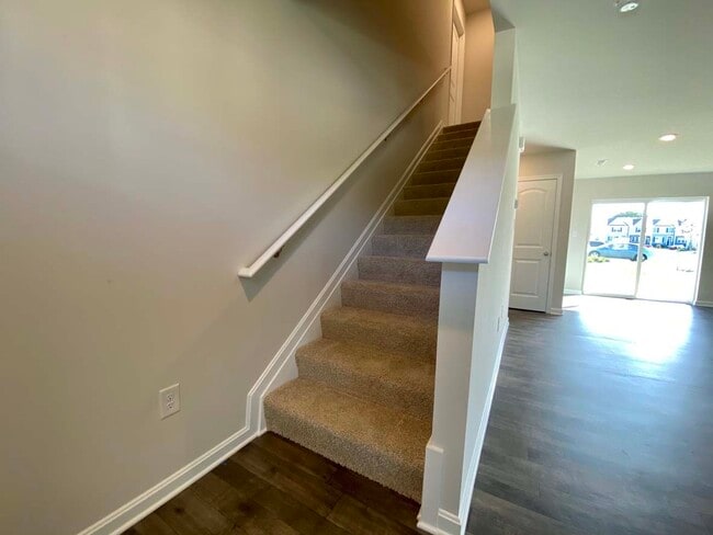 Building Photo - 407 Mardella Dr