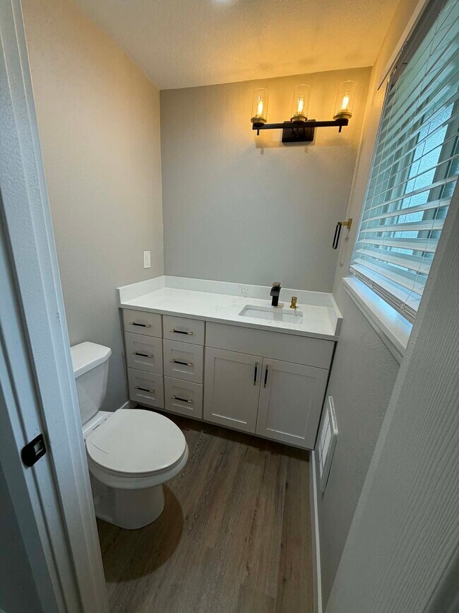 Building Photo - 5517 DayCrest Ct SE