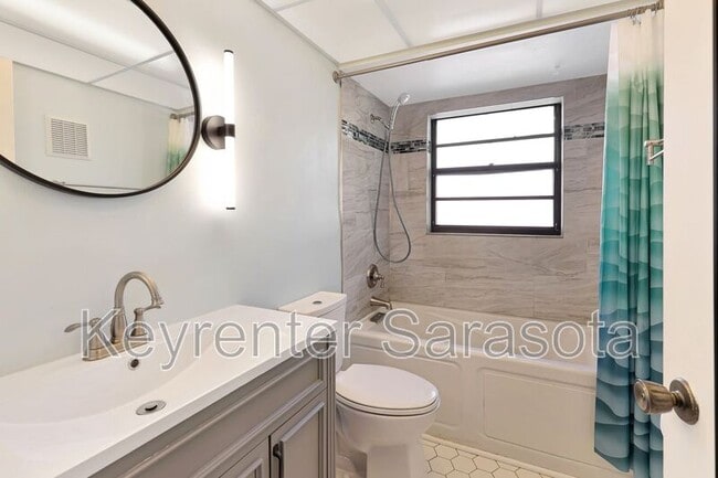 Building Photo - 1403 56th St W