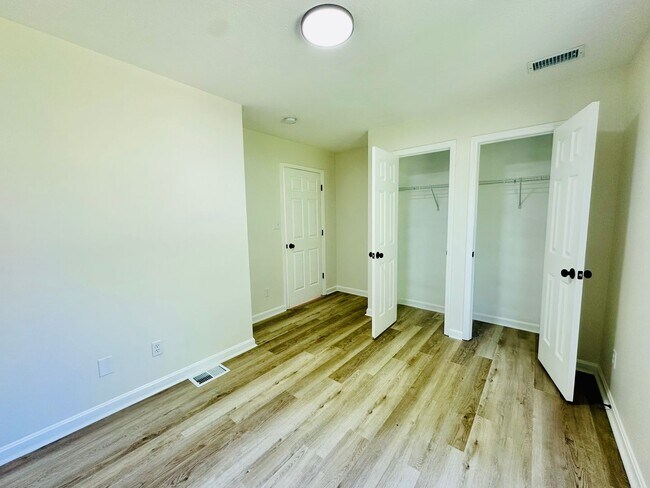 Building Photo - Completely renovated 3BR house in Shelby P...