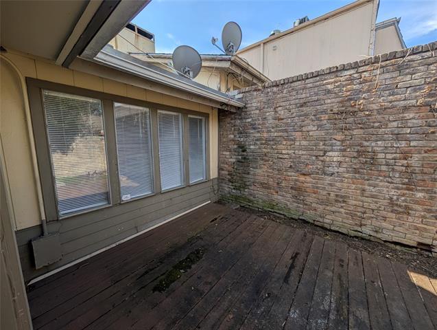 Building Photo - 8560 Park Ln