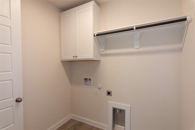 Building Photo - 4513 Post Loop
