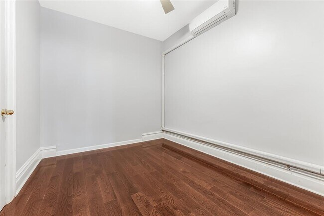 Building Photo - 536 81st St