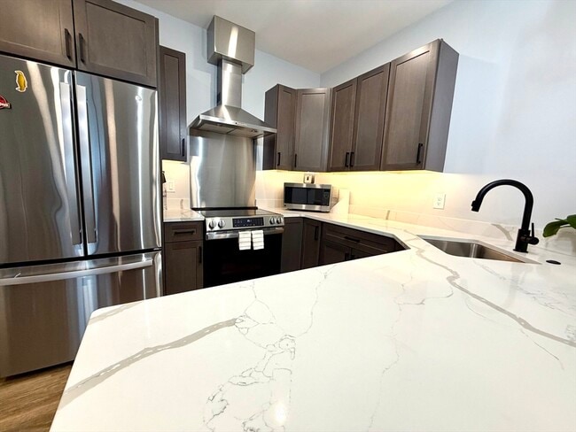 Building Photo - 21 Summer St